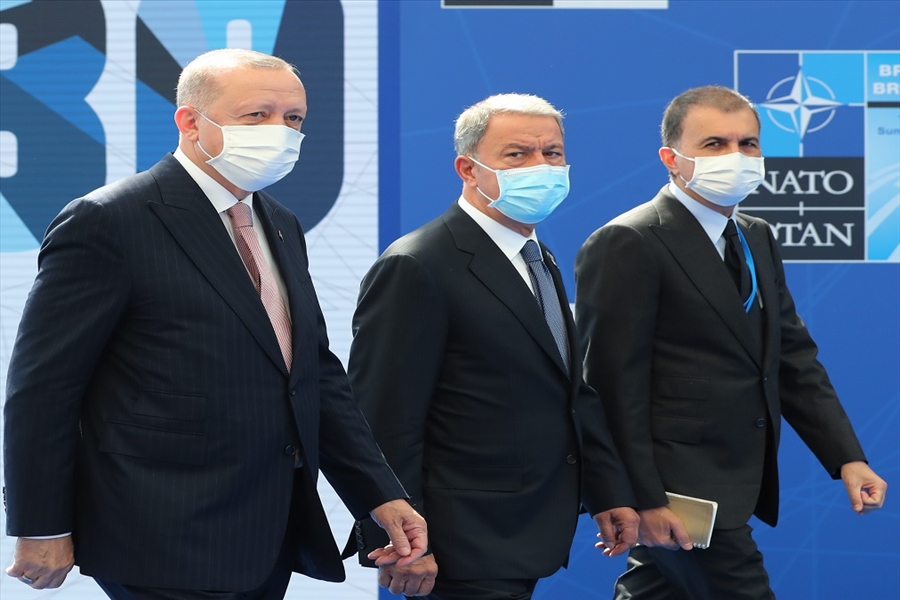 Millî Savunma Bakanı Hulusi Akar, NATO Liderler Zirvesi'nde Cumhurbaşkanımız Sn. Erdoğan’a Eşlik Etti