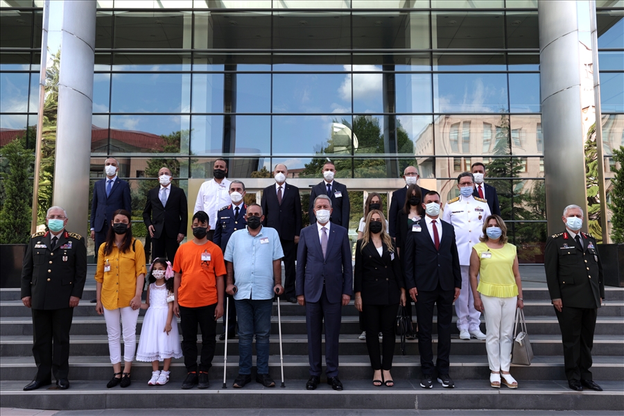 15 Temmuz Demokrasi ve Millî Birlik Günü Dolayısıyla Millî Savunma Bakanlığında Tören Düzenlendi