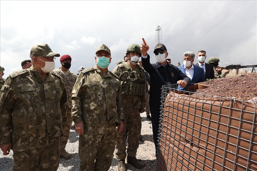 Millî Savunma Bakanı Hulusi Akar, İran Hududunda İnceleme ve Denetlemelerde Bulunuyor