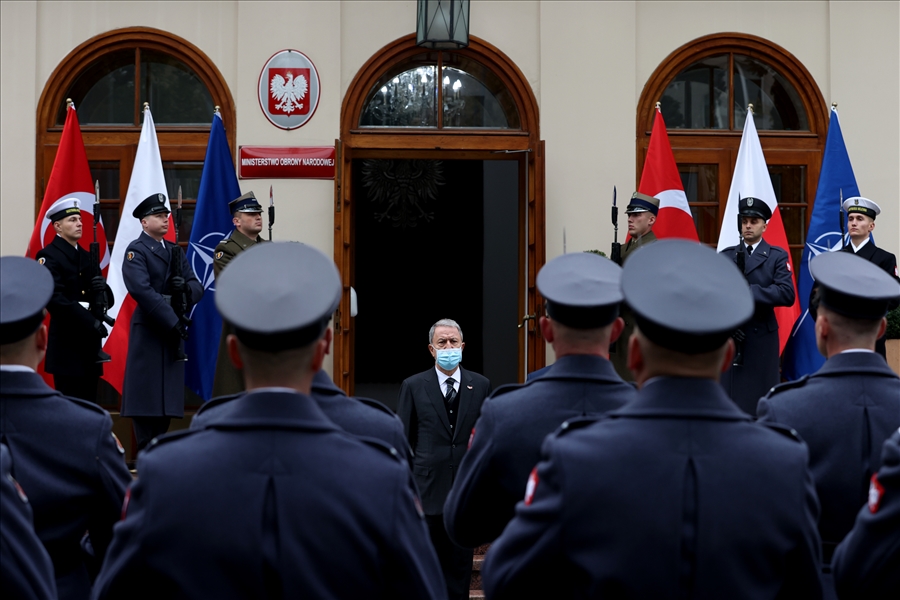Millî Savunma Bakanı Hulusi Akar, Polonya Savunma Bakanı Marıusz Blaszczak İle Bir Araya Geldi