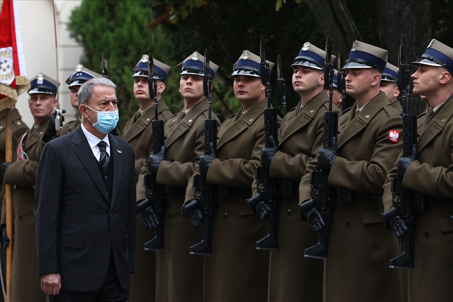 Millî Savunma Bakanı Hulusi Akar, Polonya Savunma Bakanı Marıusz Blaszczak İle Bir Araya Geldi