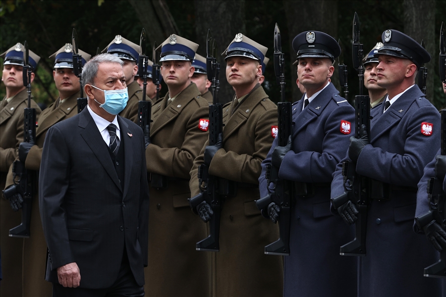 Millî Savunma Bakanı Hulusi Akar, Polonya Savunma Bakanı Marıusz Blaszczak İle Bir Araya Geldi