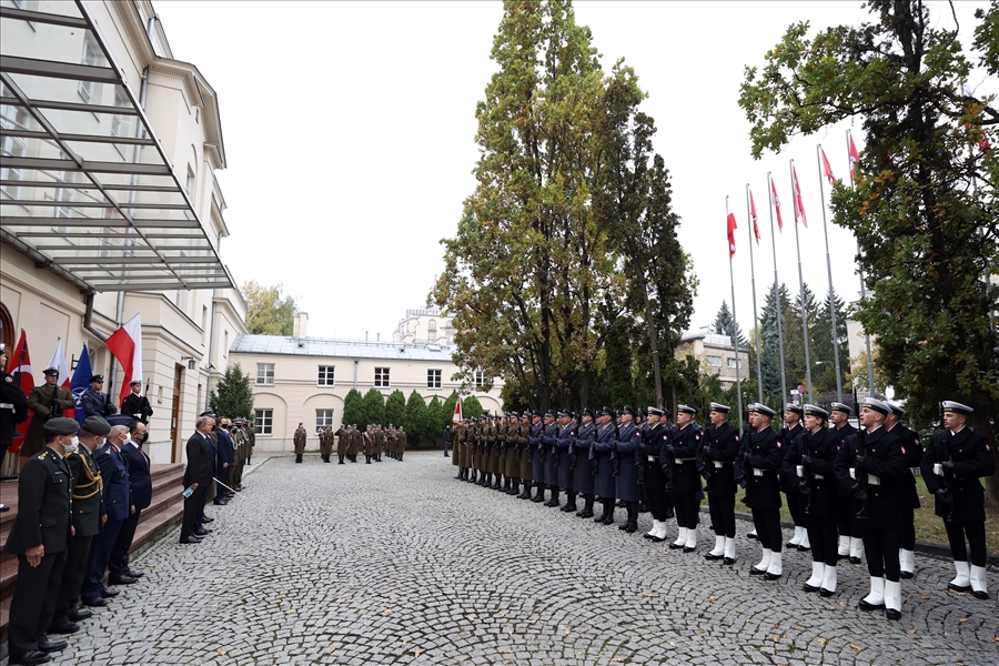 Millî Savunma Bakanı Hulusi Akar, Polonya Savunma Bakanı Marıusz Blaszczak İle Bir Araya Geldi