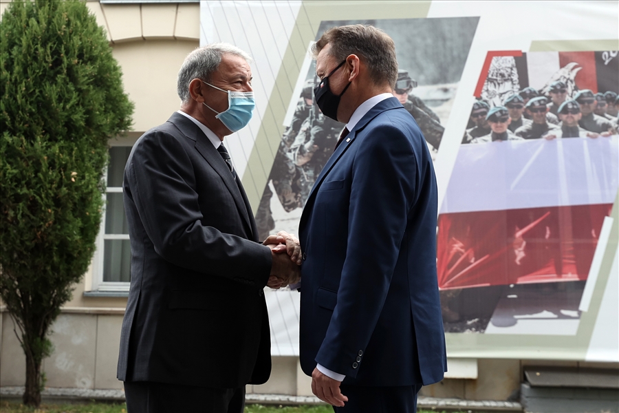 Millî Savunma Bakanı Hulusi Akar, Polonya Savunma Bakanı Marıusz Blaszczak İle Bir Araya Geldi
