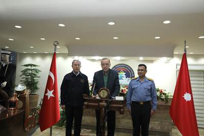 Cumhurbaşkanımız Sn. Erdoğan, İstanbul Tersanesi Komutanlığında Görevli İşçilerimizle İftarda Bir Araya Geldi