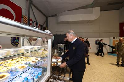 Cumhurbaşkanımız Sn. Erdoğan, İstanbul Tersanesi Komutanlığında Görevli İşçilerimizle İftarda Bir Araya Geldi