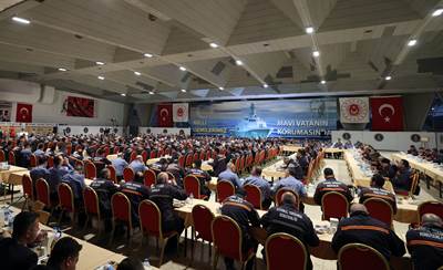 Cumhurbaşkanımız Sn. Erdoğan, İstanbul Tersanesi Komutanlığında Görevli İşçilerimizle İftarda Bir Araya Geldi