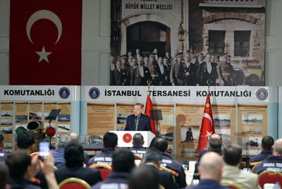 Cumhurbaşkanımız Sn. Erdoğan, İstanbul Tersanesi Komutanlığında Görevli İşçilerimizle İftarda Bir Araya Geldi