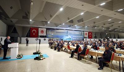 Cumhurbaşkanımız Sn. Erdoğan, İstanbul Tersanesi Komutanlığında Görevli İşçilerimizle İftarda Bir Araya Geldi