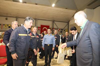 Cumhurbaşkanımız Sn. Erdoğan, İstanbul Tersanesi Komutanlığında Görevli İşçilerimizle İftarda Bir Araya Geldi