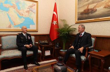 Millî Savunma Bakanı Hulusi Akar, NATO Yüksek Müttefik Dönüşüm Komutanı Org. Philippe Lavigne'yi Kabul Etti
