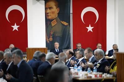 Millî Savunma Bakanı Hulusi Akar ve TSK Komuta Kademesi Kayseri’de Şehit Ailelerimiz, Gazilerimiz ve İşçilerimizle İftar Yaptı