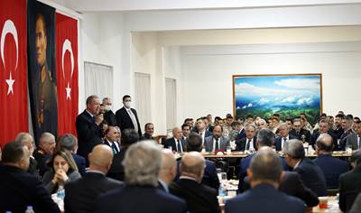 Millî Savunma Bakanı Hulusi Akar ve TSK Komuta Kademesi Kayseri’de Şehit Ailelerimiz, Gazilerimiz ve İşçilerimizle İftar Yaptı