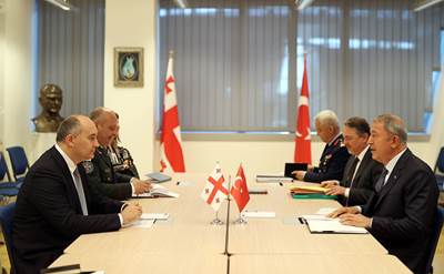 Millî Savunma Bakanı Hulusi Akar, Gürcistan Savunma Bakanı Juansher Burchuladze ile Görüştü.