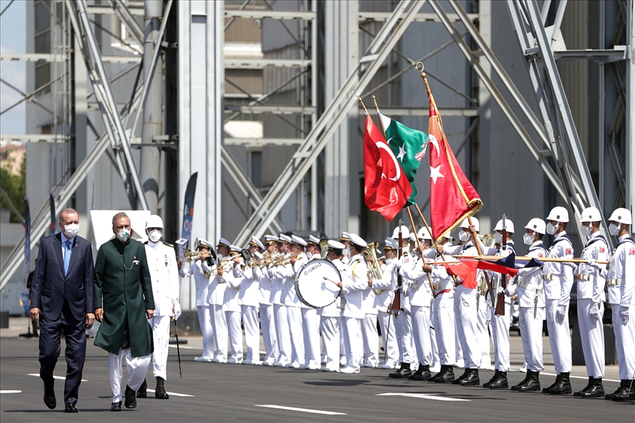 PN MİLGEM Projesi'nde İlk Gemi Denize İndirildi