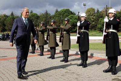 Millî Savunma Bakanı Hulusi Akar ve Ukrayna Altyapı Bakanı Oleksandr Kubrakov, Müşterek Koordinasyon Merkezini Ziyaret Etti  