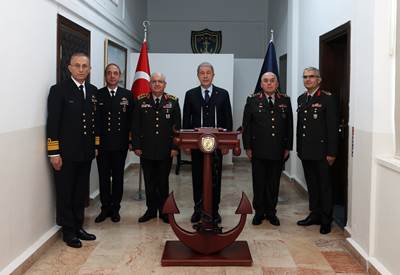 Millî Savunma Bakanı Hulusi Akar, Kuzey Deniz Saha Komutanlığında İnceleme ve Denetlemelerde Bulundu