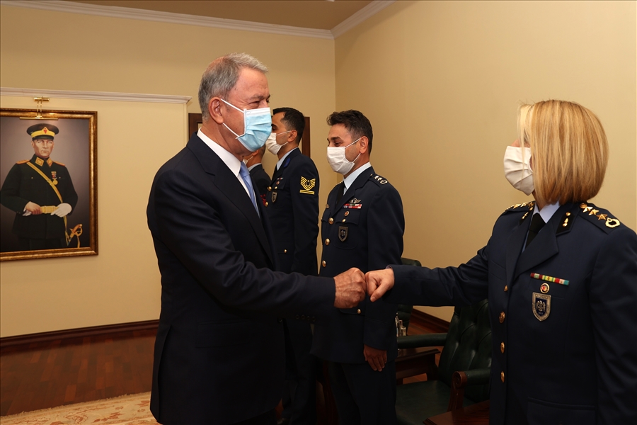 Millî Savunma Bakanı Hulusi Akar, Hava Kuvvetleri Komutanı Org. Hasan Küçükakyüz ve Hava Kuvvetleri Personelini Kabul Etti