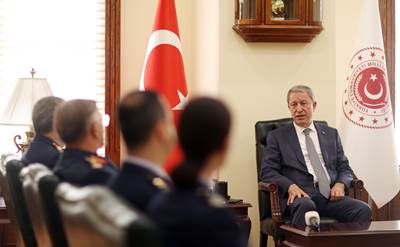 Millî Savunma Bakanı Hulusi Akar, Hava Kuvvetleri Komutanı Org. Hasan Küçükakyüz ve Beraberindeki Personeli Kabul Etti