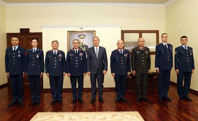Millî Savunma Bakanı Hulusi Akar, Hava Kuvvetleri Komutanı Org. Hasan Küçükakyüz ve Beraberindeki Personeli Kabul Etti
