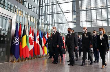 Millî Savunma Bakanı Akar, NATO Karargâhında 