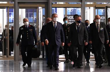 Millî Savunma Bakanı Akar, NATO Karargâhında 