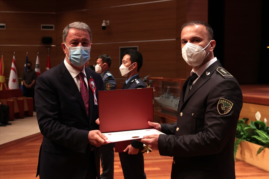 Millî Savunma Bakanı Hulusi Akar, Millî Savunma Üniversitesindeki Törende Konuştu