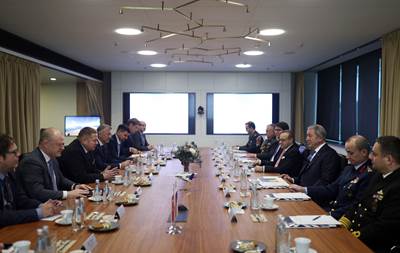 Millî Savunma Bakanı Hulusi Akar, Çekya Başbakanı Petr Fiala ile Görüştü