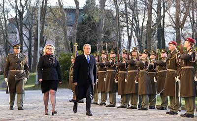 Millî Savunma Bakanı Hulusi Akar Çekya Savunma Bakanı Jana Cernochova ile Görüştü