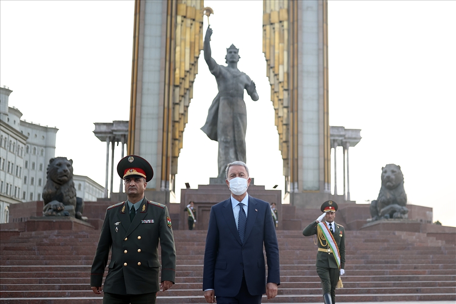 Millî Savunma Bakanı Hulusi Akar, Tacikistan Cumhurbaşkanı Sn. İmamali Rahman ile Görüştü