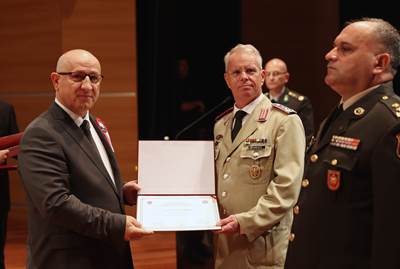 Millî Savunma Bakanı Hulusi Akar, Cumhurbaşkanımız Sn. Erdoğan’ın Teşrifleriyle Gerçekleşen Millî Savunma Üniversitesi Komuta Kurmay Eğitimi ve Karargâh Subaylığı Eğitimi Mezuniyet Töreni’nde Konuştu