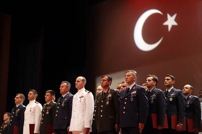 Millî Savunma Bakanı Hulusi Akar, Cumhurbaşkanımız Sn. Erdoğan’ın Teşrifleriyle Gerçekleşen Millî Savunma Üniversitesi Komuta Kurmay Eğitimi ve Karargâh Subaylığı Eğitimi Mezuniyet Töreni’nde Konuştu