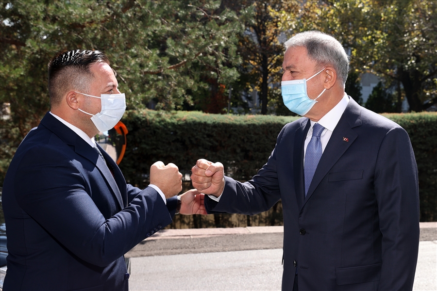 Millî Savunma Bakanı Hulusi Akar, Kosova Savunma Bakanı Armend Mehaj ile Görüştü
