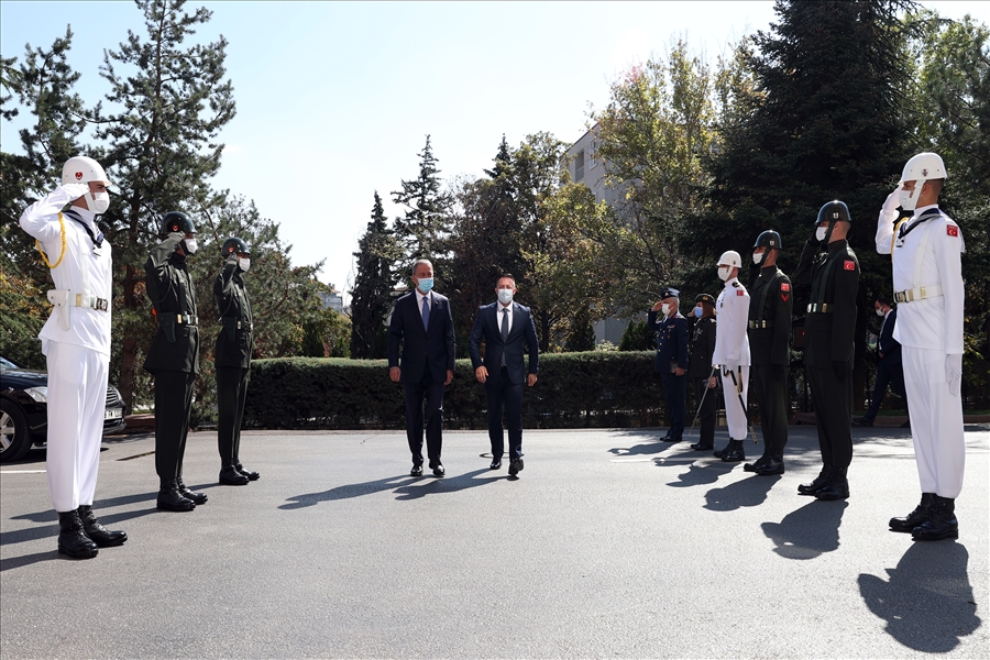 Millî Savunma Bakanı Hulusi Akar, Kosova Savunma Bakanı Armend Mehaj ile Görüştü