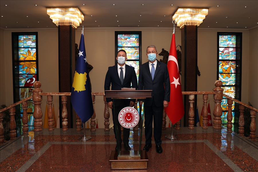 Millî Savunma Bakanı Hulusi Akar, Kosova Savunma Bakanı Armend Mehaj ile Görüştü