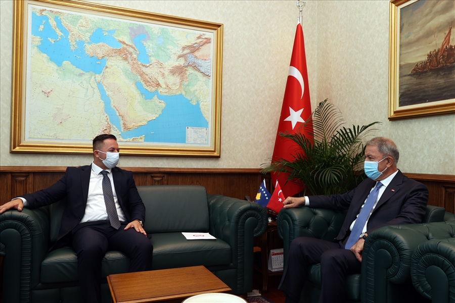 Millî Savunma Bakanı Hulusi Akar, Kosova Savunma Bakanı Armend Mehaj ile Görüştü