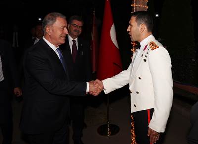 Millî Savunma Bakanı Hulusi Akar, Beraberinde TSK Komuta Kademesi ile KKTC Silahlı Kuvvetler Günü'ne Katıldı