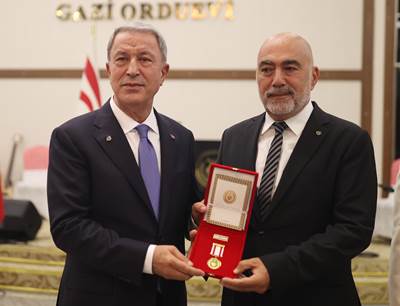 Millî Savunma Bakanı Hulusi Akar, Beraberinde TSK Komuta Kademesi ile KKTC Silahlı Kuvvetler Günü'ne Katıldı