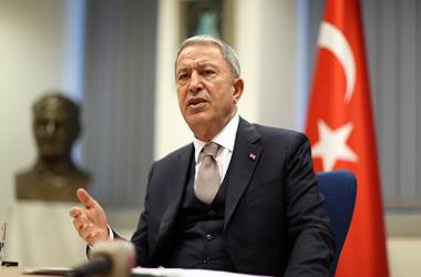 Millî Savunma Bakanı Hulusi Akar, Brüksel’de Gazetecilerin Sorularını Cevapladı