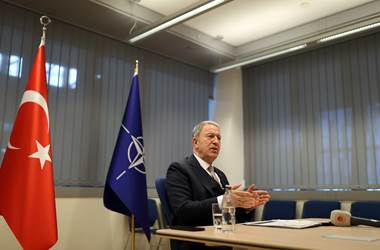 Millî Savunma Bakanı Hulusi Akar, Brüksel’de Gazetecilerin Sorularını Cevapladı