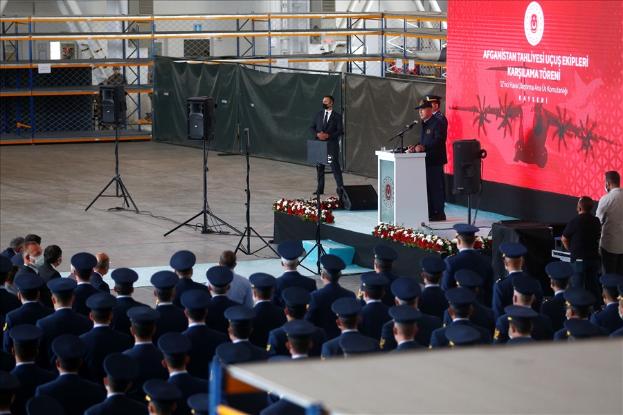Afganistan’daki Mehmetçiklerin Tahliyesini Gerçekleştiren Uçuş Ekiplerimiz için Kayseri’de Karşılama Töreni Yapıldı
