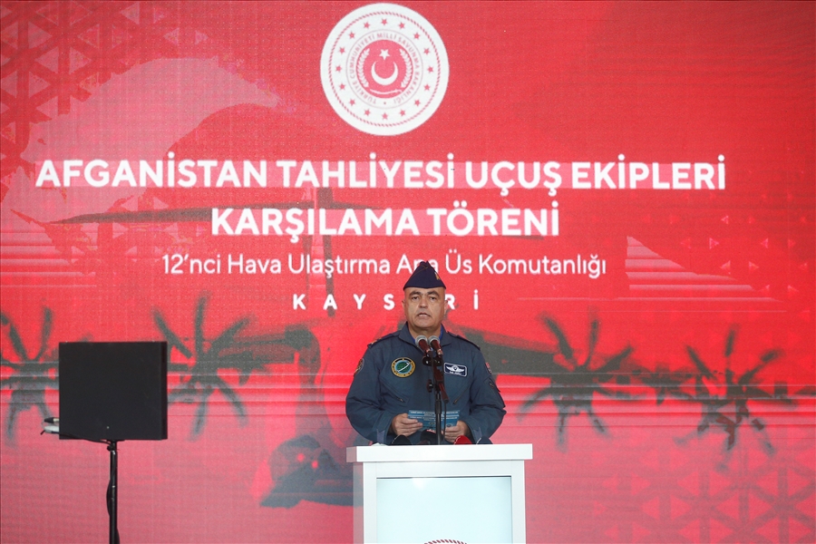 Afganistan’daki Mehmetçiklerin Tahliyesini Gerçekleştiren Uçuş Ekiplerimiz için Kayseri’de Karşılama Töreni Yapıldı