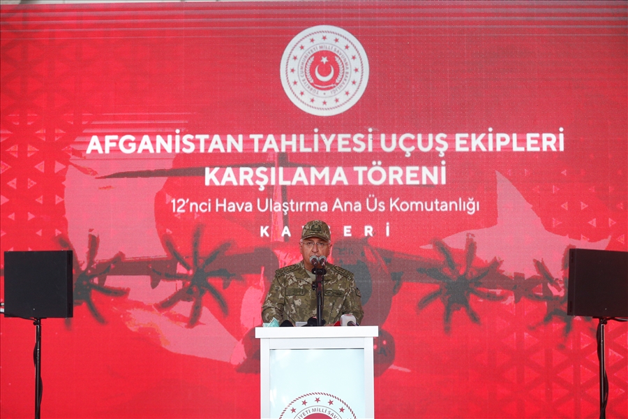 Afganistan’daki Mehmetçiklerin Tahliyesini Gerçekleştiren Uçuş Ekiplerimiz için Kayseri’de Karşılama Töreni Yapıldı