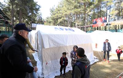 Millî Savunma Bakanı Hulusi Akar,  Sınır Hattında  Havadan ve Karadan İncelemelerde Bulundu, “Sığınmacı Akını” İddialarını Yalanladı