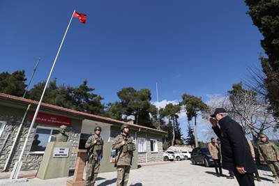 Millî Savunma Bakanı Hulusi Akar,  Sınır Hattında  Havadan ve Karadan İncelemelerde Bulundu, “Sığınmacı Akını” İddialarını Yalanladı
