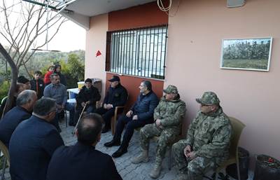 Millî Savunma Bakanı Hulusi Akar  ve Sağlık Bakanı Fahrettin Koca Antakya ve Altınözü’ndeki Çalışmaları İnceledi, Vatandaşlarla Bir Araya Geldi