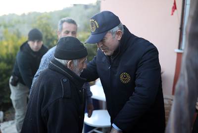 Millî Savunma Bakanı Hulusi Akar  ve Sağlık Bakanı Fahrettin Koca Antakya ve Altınözü’ndeki Çalışmaları İnceledi, Vatandaşlarla Bir Araya Geldi