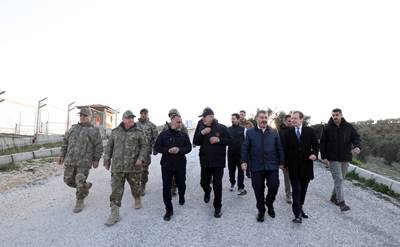 Millî Savunma Bakanı Hulusi Akar  ve Sağlık Bakanı Fahrettin Koca Antakya ve Altınözü’ndeki Çalışmaları İnceledi, Vatandaşlarla Bir Araya Geldi