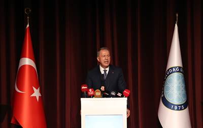 Millî Savunma Bakanı Hulusi Akar, Uludağ Üniversitesinde “Krizde Savunma ve Güvenlik” Konulu Konferans Verdi