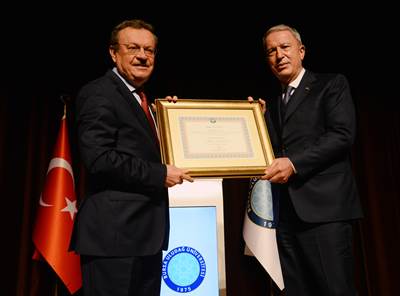Millî Savunma Bakanı Hulusi Akar, Uludağ Üniversitesinde “Krizde Savunma ve Güvenlik” Konulu Konferans Verdi